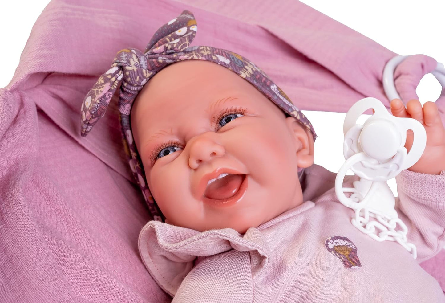 Recién Nacida Carla con fular portabebé