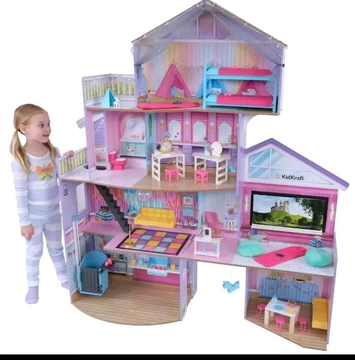 ULTIMATE DOLLHOUSE