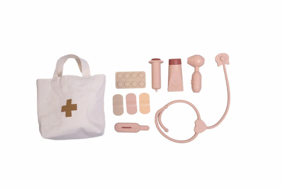 RECIÉN NACIDA LÚA SET DOCTORA