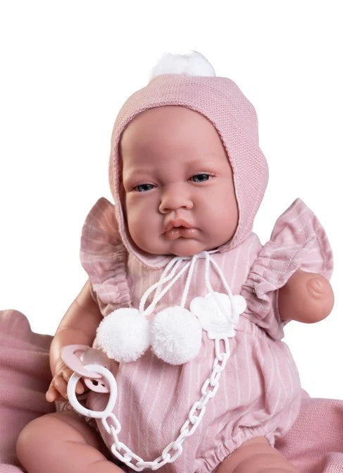 Recién Nacida inclusiva con mantita