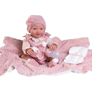 RECIÉN NACIDA MIA HACE PIPÍ CON MANTA