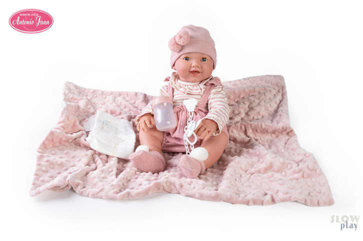 RECIÉN NACIDA MIA HACE PIPÍ CON MANTA